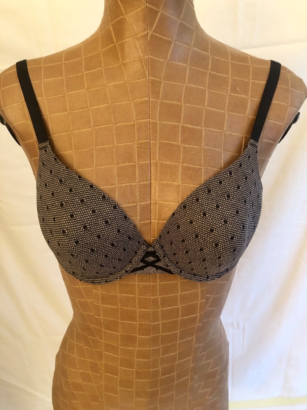 Warner 34B Swiss Dot Lace Patterned Design Bra